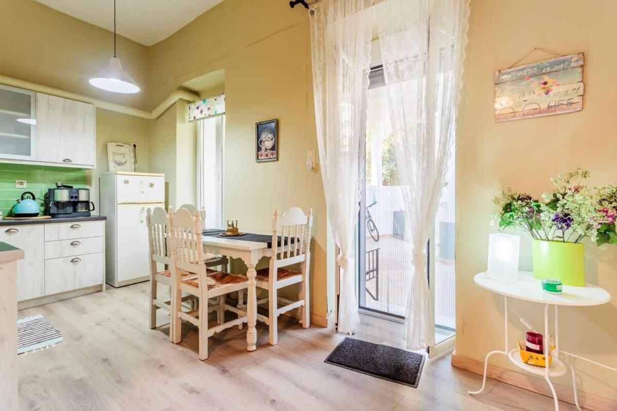 Kalamata Rose Nest - Urban Comfy Escape 외부 사진